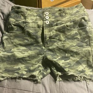 Denim shorts, camouflage, nobo brand, size 15, stretchy
